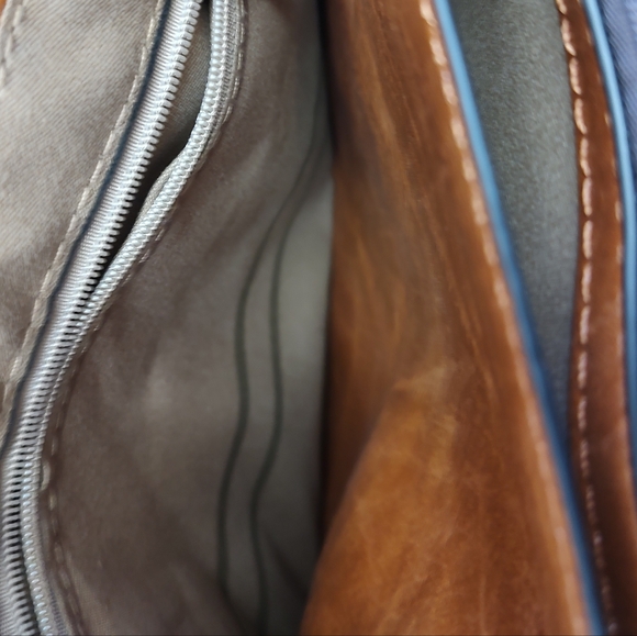 Designer Inspired Tan Leather Look Flap Messenger Bag NWT Wide X Body Strap - Picture 9 of 12